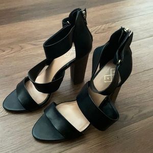 A+ Black Heels (Women’s 9.5)